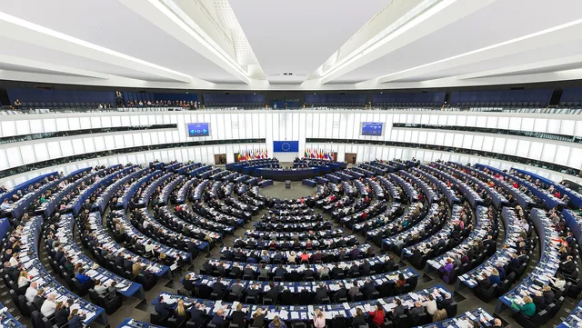 Hémicycle du Parlement européen vu des tribunes, en séance