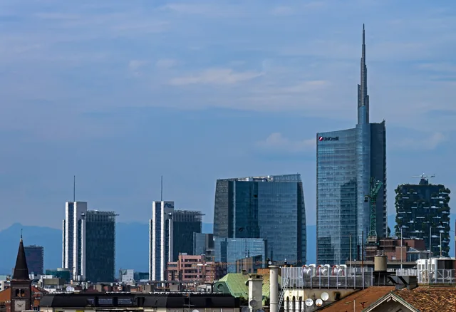 Skyline du quartier d'affaires milanais, les deux tours végétalisées du Bosco Verticale à droite