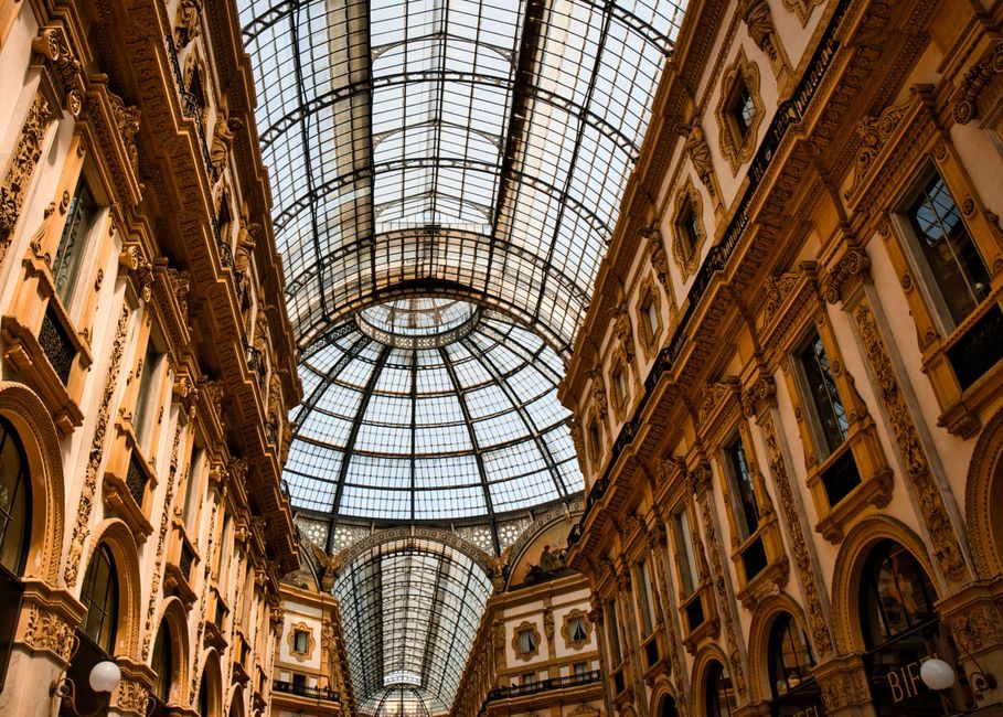 La coupole de verre et les façades de la galerie Vittorio Emanuele II