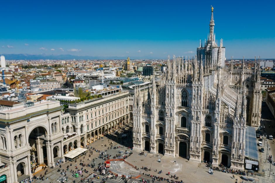 Le Duomo de Milan et la galerie Vittorio Emanuele vus du ciel