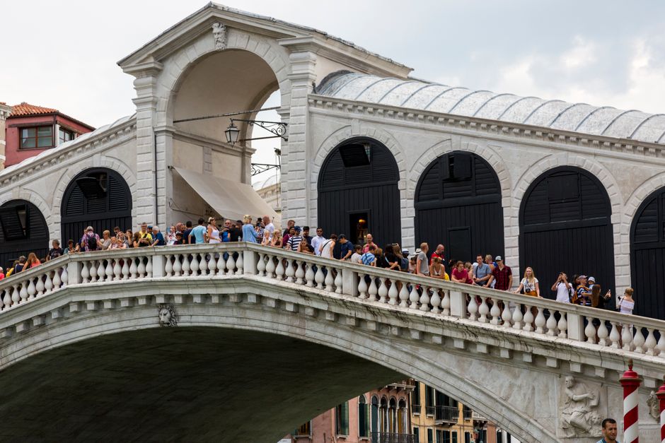 Le pont du Rialto vu du Grand Canal